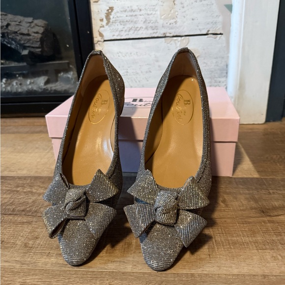 Shimmering Bow Detail Flats - Picture 3 of 12